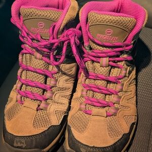Magellan Outdoors Girls Hiking Boots Sz 4D Brown/Pink Waterproof